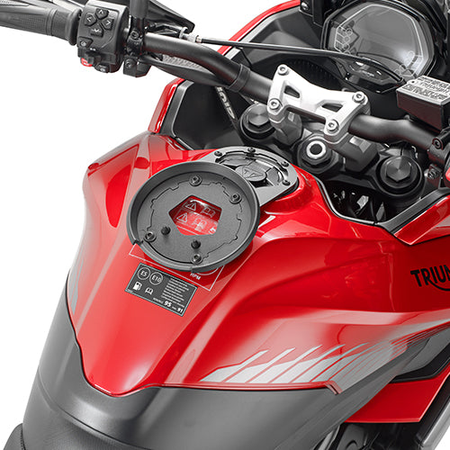 Givi BF69 Flangia specifica per l’utilizzo di borse da serbatoio TANKLOCK, TanklockED (Triumph)