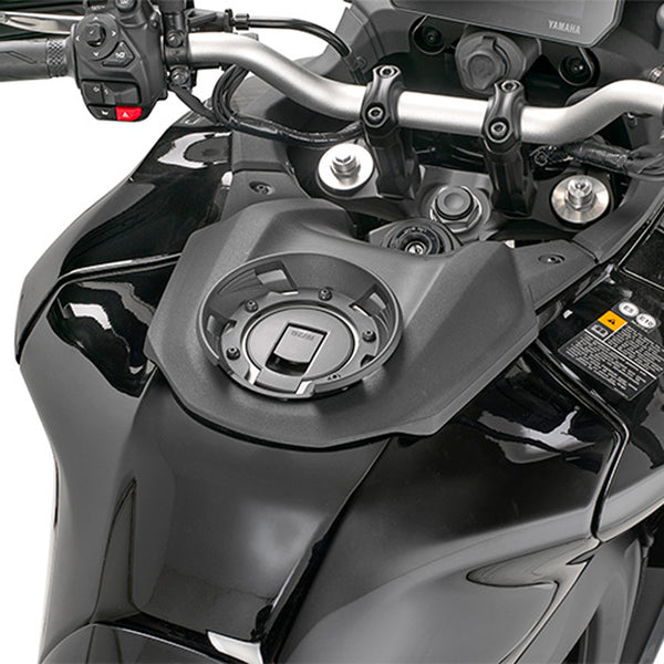 Givi BF96 Flangia specifica per l’utilizzo di borse da serbatoio TANKLOCK (Yamaha)