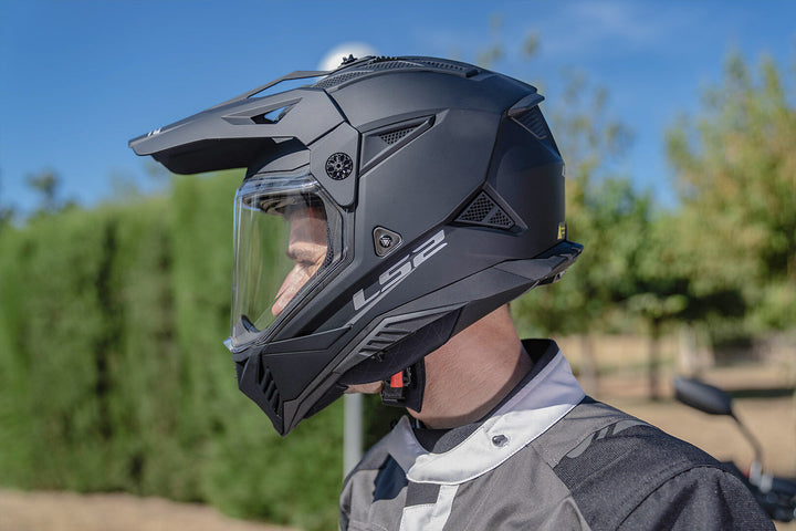 LS2 Pioneer II Helmet